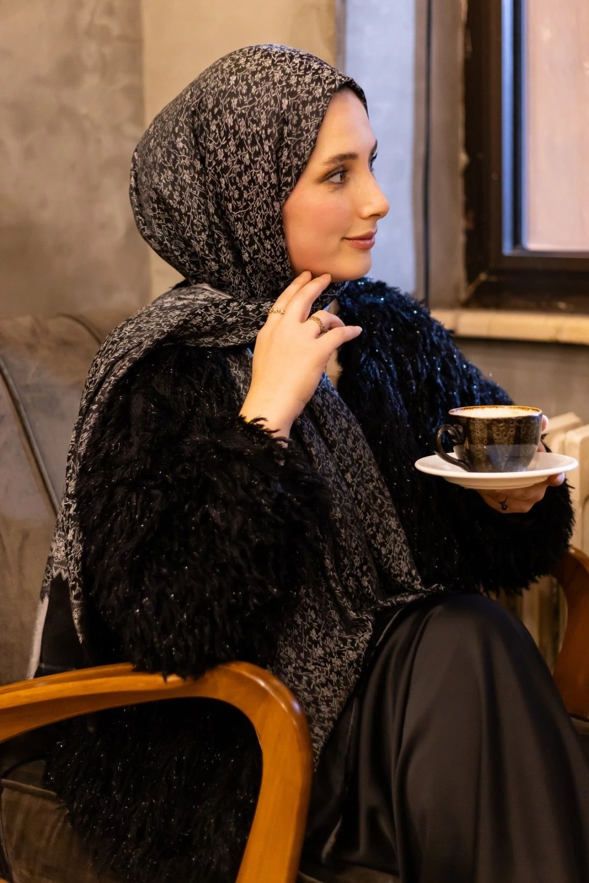 Çiçek Desenli Çift Traflı Kaşmir Şal Kadın Siyah