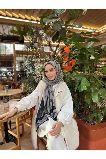 CH Desen Çift Taraflı Kaşmir Şal Gri Siyah