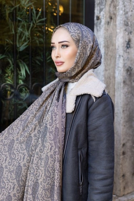 Hürrem Desenli̇ Çi̇ft Tarafli Şal Siyah