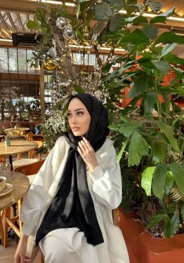 C H Desenli Kaşmir İpek Şal Siyah